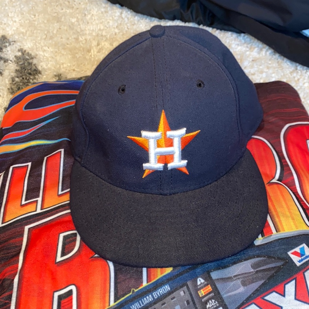 7 1/4 (57.7cm) Houston Astro’s fitted cap hat